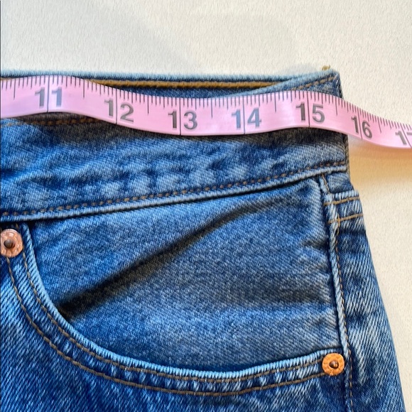 Levi’s Woman’s 501 Classic Straight Leg Blue Jeans, Size 31 x 32, EUC - Picture 10 of 13